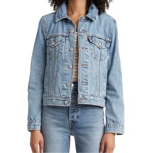 LEVI’S Original Trucker Jean Denim Jacket in Light Wash with Light Distressing